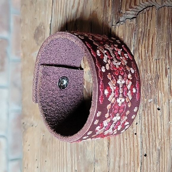 Embroidered Leather Cuff Bracelet - Picture 3 of 9